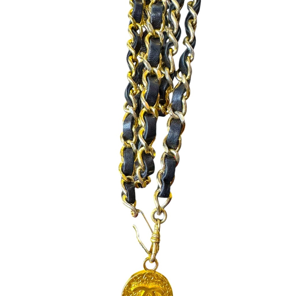 VTG CHANEL Woven Chain Belt Black Leather and Gold Chain with CC Medallion - Picture 4 of 9